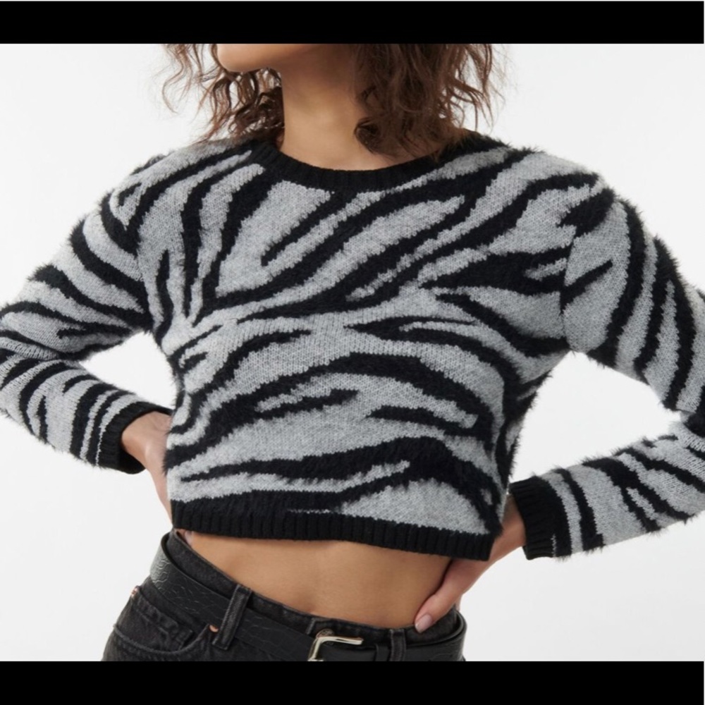 garage brand new sweater size xs